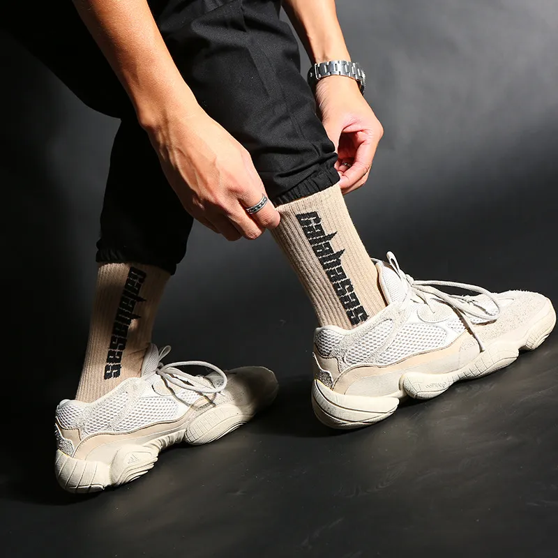Xianghui Can Custom Trendy Summer High Top Basketball Socks for Men