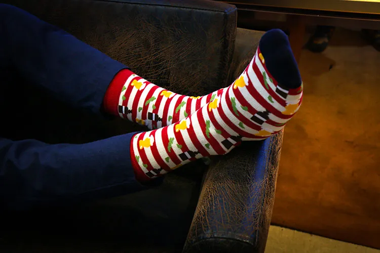 Xianghui Factory Sales Latest Creative Breathable Men Sports Socks