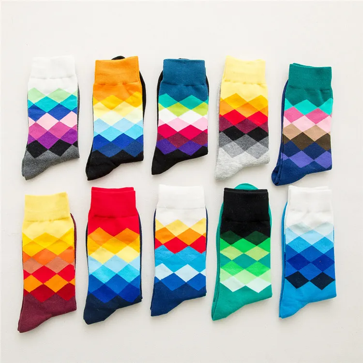 Xianghui Wholesale Custom Pattern Jacquard Tube Happy Combed Cotton Crew Socks