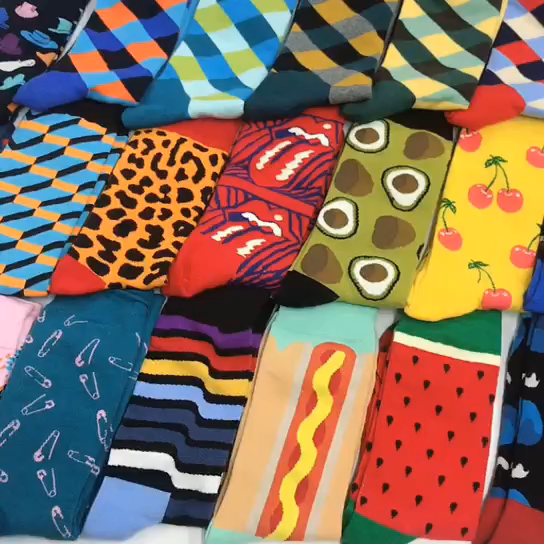 Xianghui Wholesale Can Custom Design Logo Design Lovers Stockings Socks