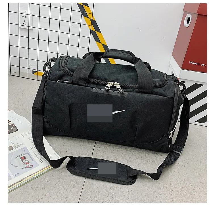 Xianghui Outdoor Large-Capacity Sports &amp; Fitness Bag, New Trendy Fashion Shoulder Bag