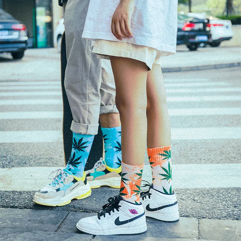 Xianghui Tie Dye Socks Novelty Maple Leaf Crew Men Weed Socks