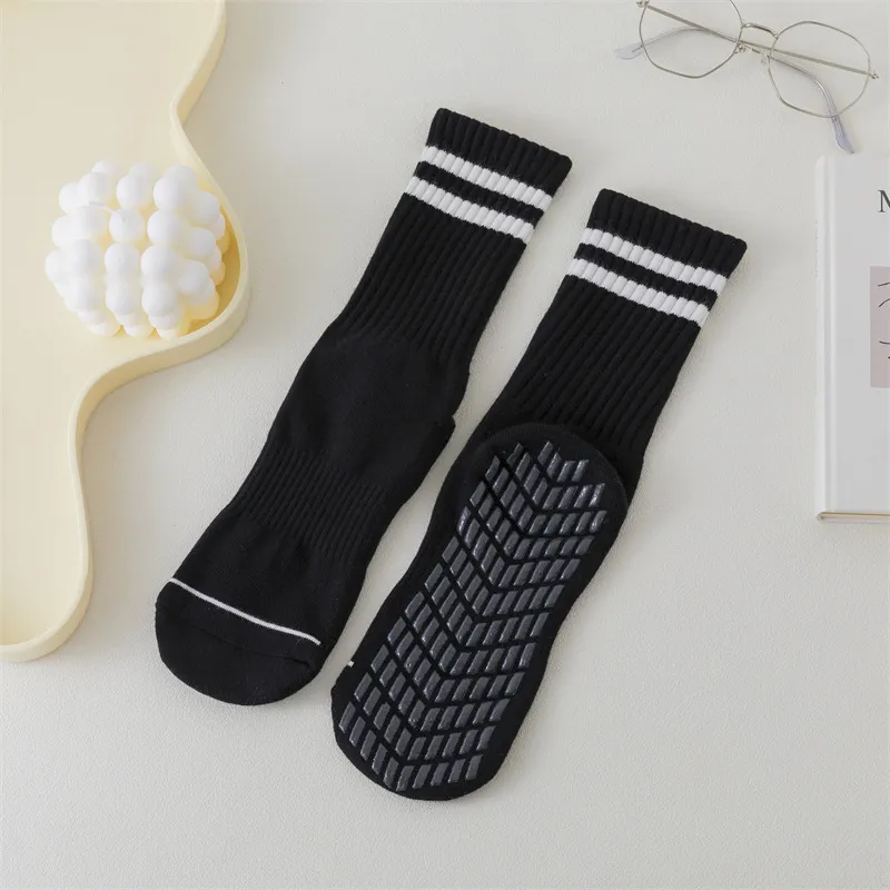Xianghui Custom Wholesale Professional Anti-Slip Sports Fitness Floor Yoga Socks