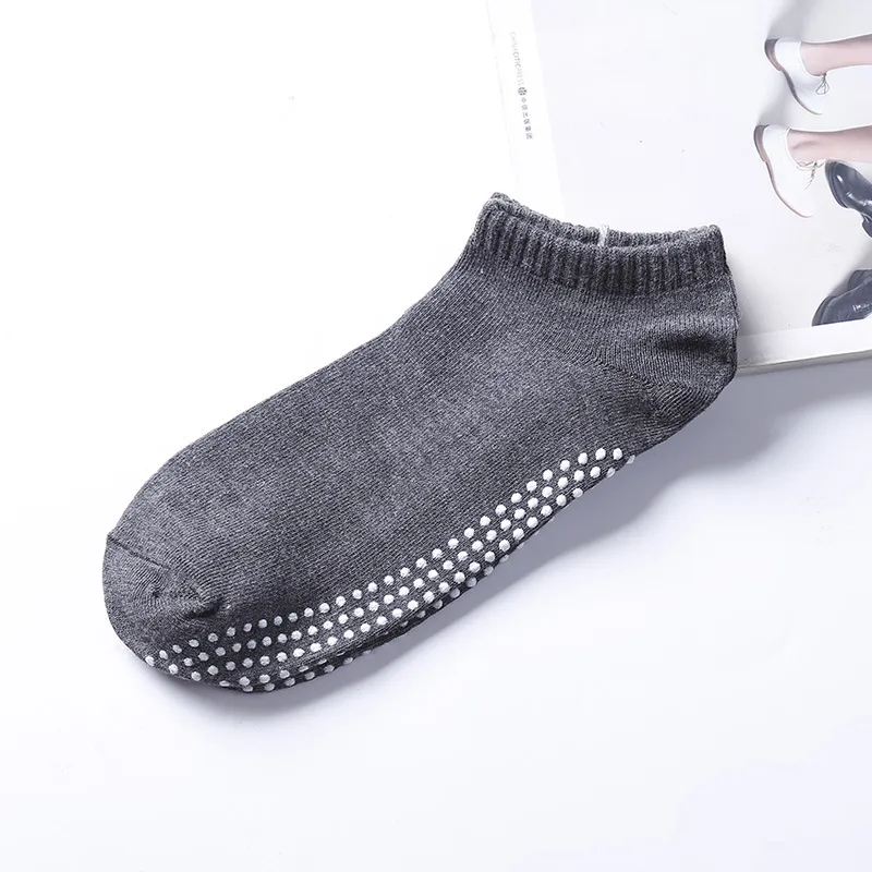 Xianghui Polyester Cotton Non-Slip Sports Yoga Low Cut Socks for Men