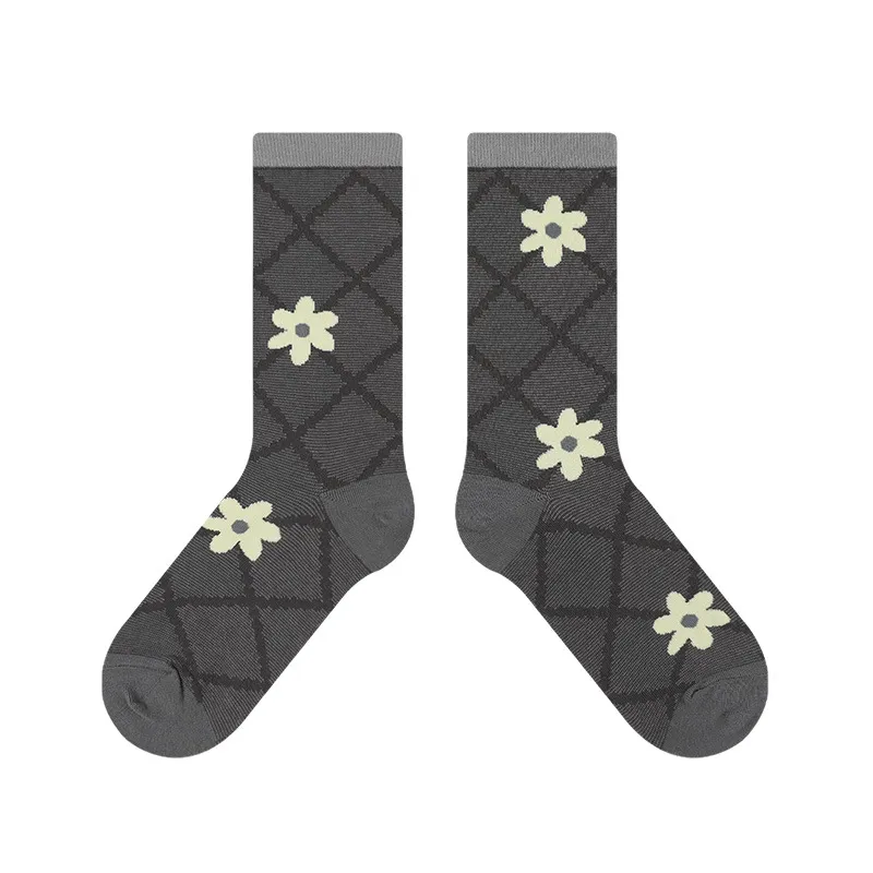 Xianghui Creative Cartoon Flower Embroidered Letter Women Happy Socks