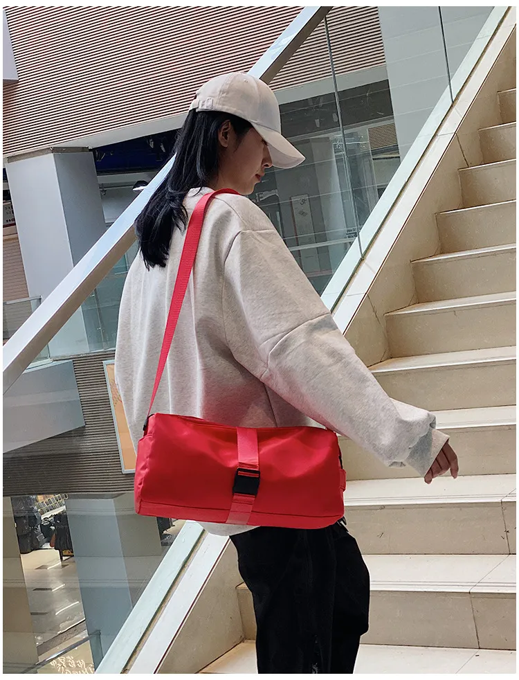 Xianghui New Simple Candy Color Fashion Sports Fitness Bag Leisure Messenger Bag