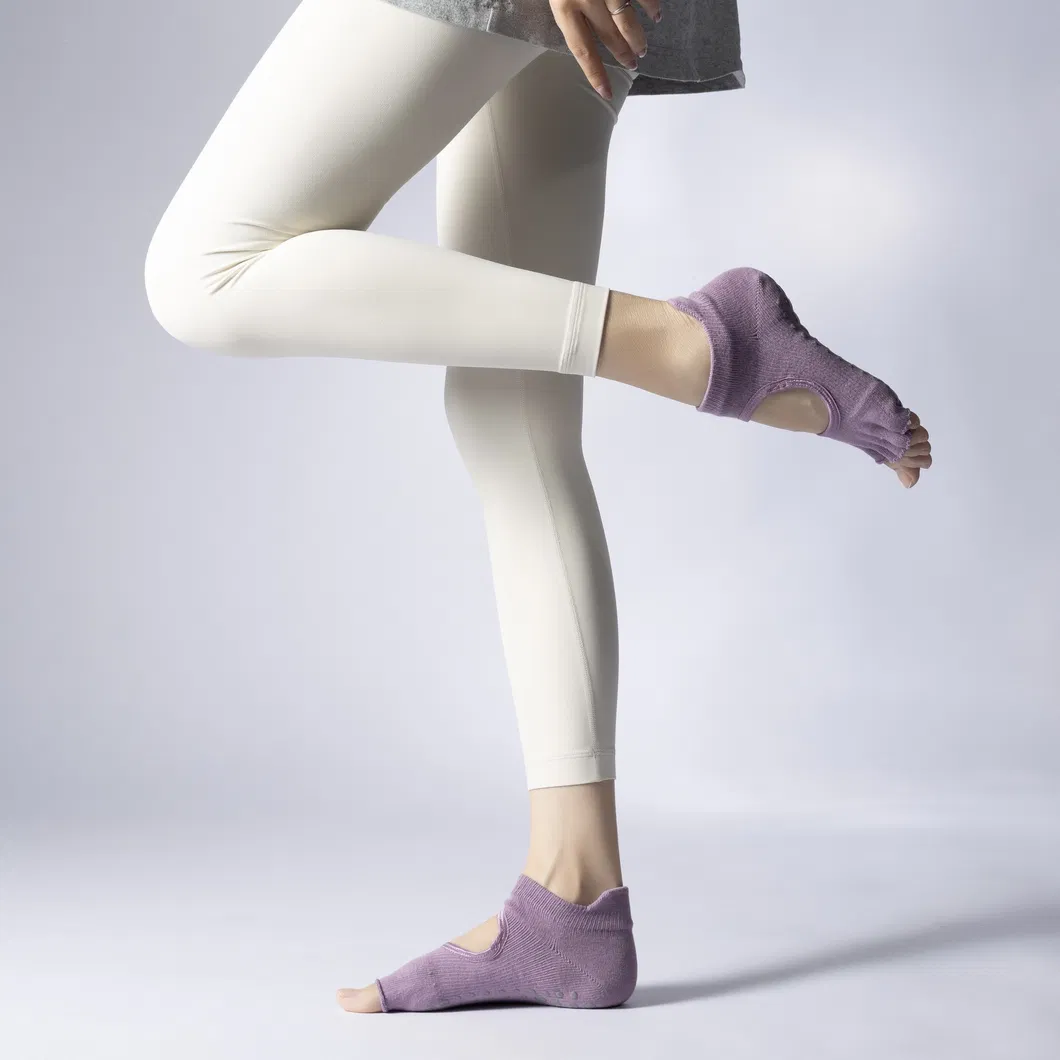 Xianghui High Quality Summer Pilates Non-Slip Professional Women's Five-Finger Sports Toe Parting Yoga Socks