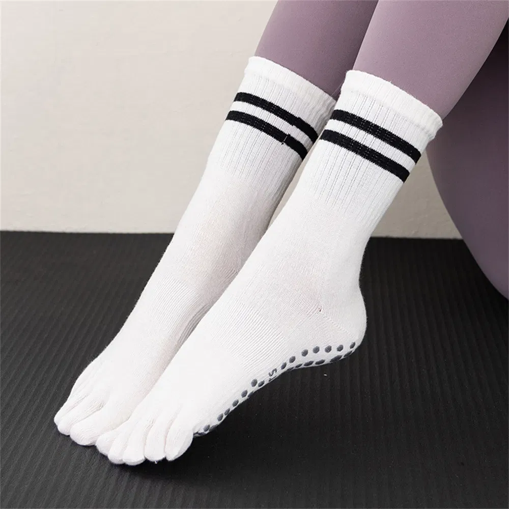 Xianghui Pilates Professional Cotton Women Non -Slip Silicone Toe Yoga Sports Socks