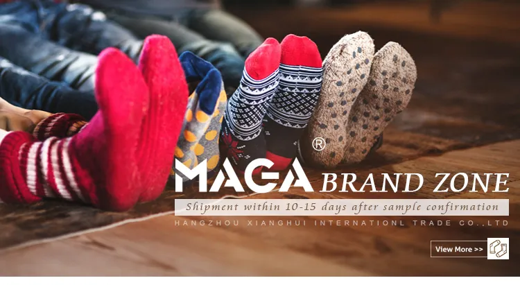 Xianghui Knitted Warm Men Christmas Winter Custom Anti Slip Eco Friendly Socks