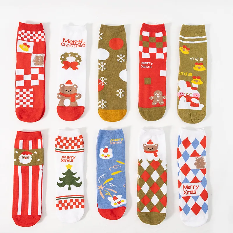 Xianghui Wholesale Cute Cartoon Christmas Crew Socks Can Be Customized