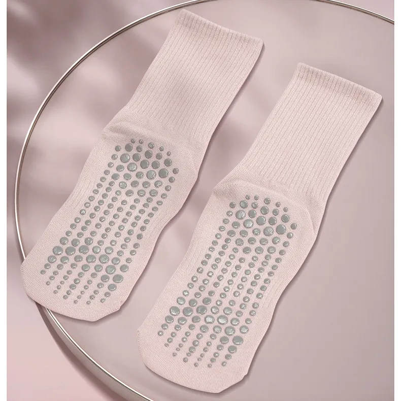 Xianghui Wholesale Professional Anti-Slip Women Indoor Sports Pilates Yoga Socks