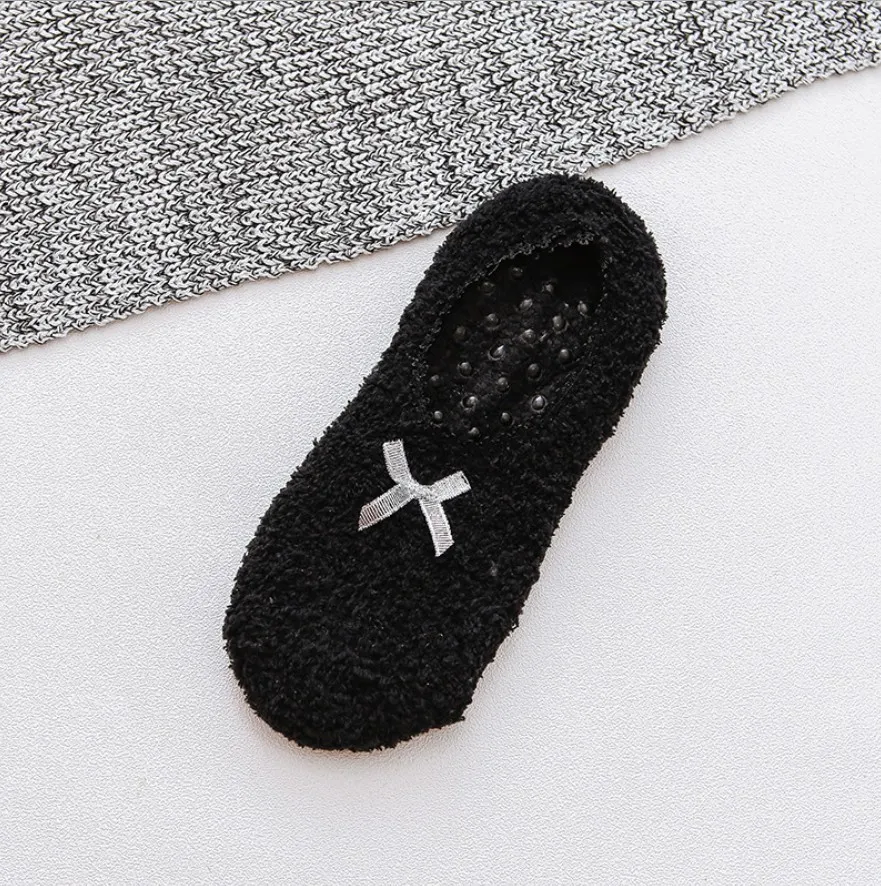 Xianghui Non-Slip Floor Warm Adult Plus Fleece Thickened Indoor Yoga Carpet Early Education Shoes and Socks
