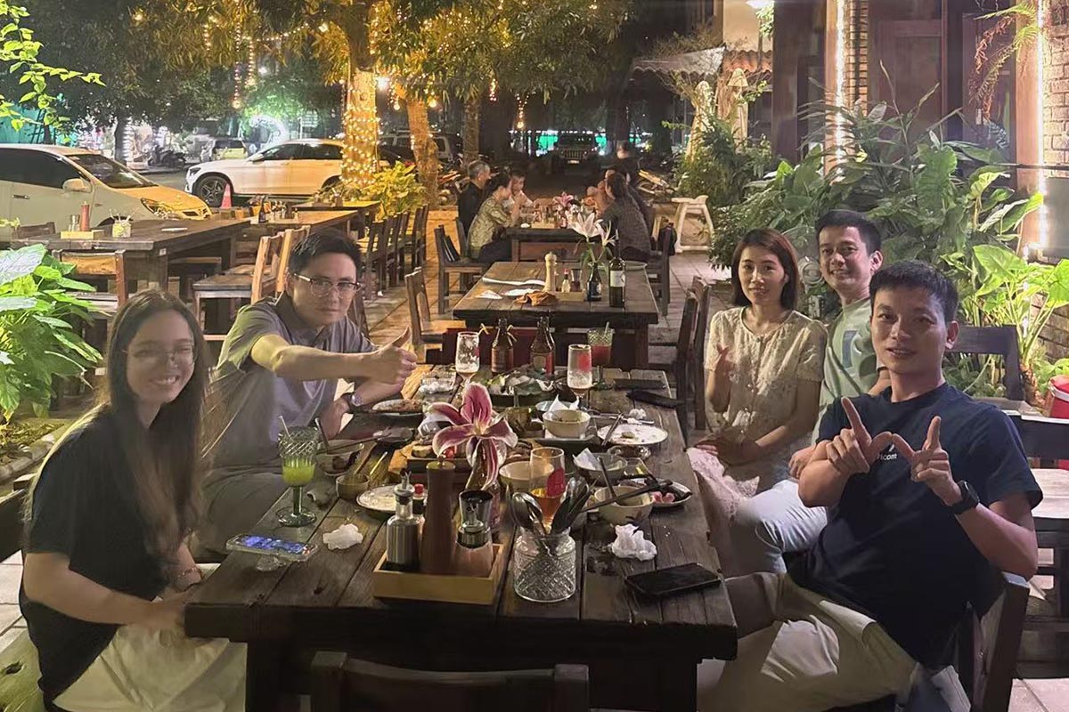 Hanoi Gathering Strengthens Client Partnership: Team Member Toney Joins Clients for Memorable Dinner