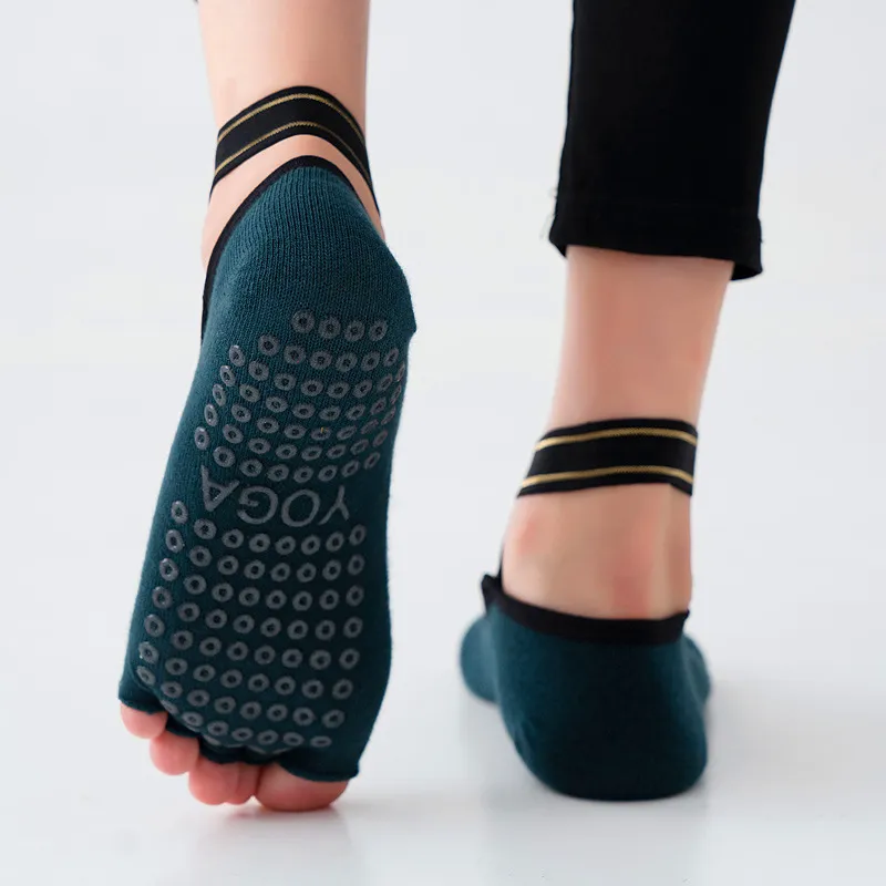 Xianghui Wholesale Cross-Strap Non-Slip Five Finger Dance Pilates Floor Yoga Socks