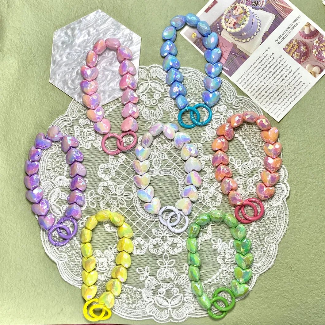 Xianghui Fashion Beautiful Shine Custom Heart Design Colorful Love Bracelet Acrylic Keychain