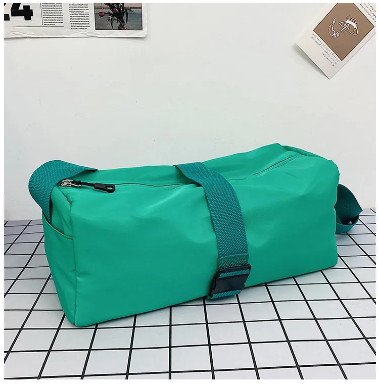 Xianghui New Simple Candy Color Fashion Sports Fitness Bag Leisure Messenger Bag