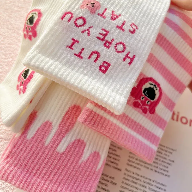 Xianghui Custom Cute Pink Bear Print Colored Plaid Striped Letter Sports Casual Socks for Lady