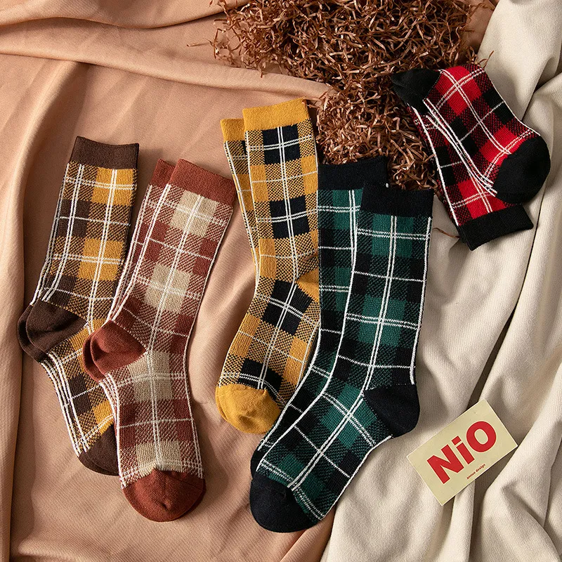 Xianghui Can Custom Logo Women Colorful MID Socks Women 100 Cotton