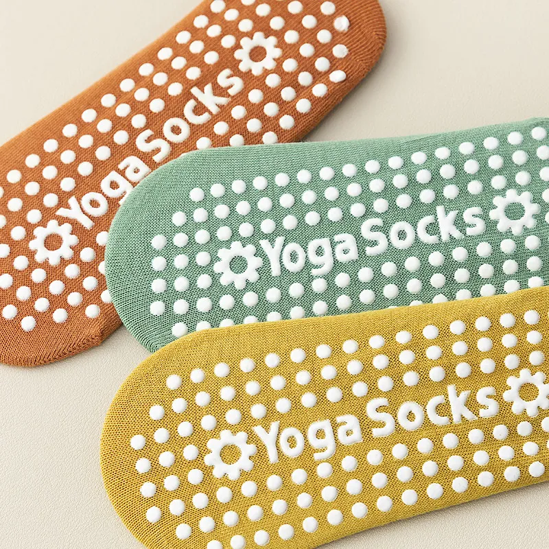 Xianghui Anti Slip Cotton Professional Pilates Floor Ankle Yoga Sports Socks