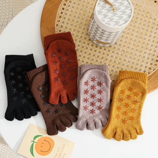 Xianghui Non Slip Cotton Absorb Sweat Deodorant Floor Warm Toe Yoga Socks