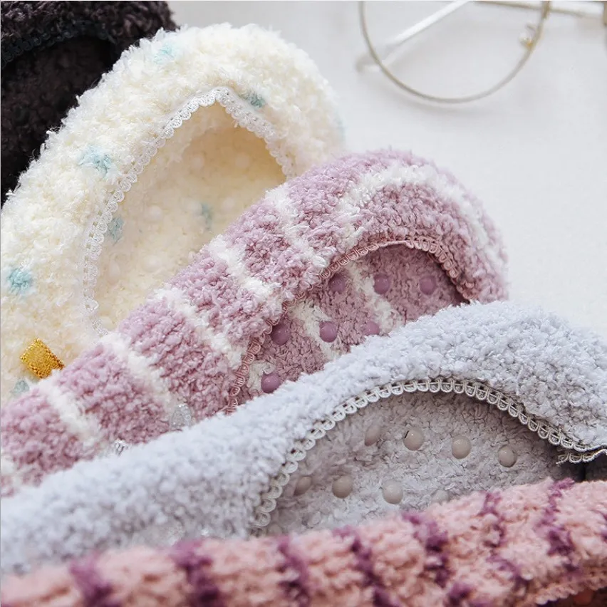 Xianghui Non-Slip Floor Warm Adult Plus Fleece Thickened Indoor Yoga Carpet Early Education Shoes and Socks