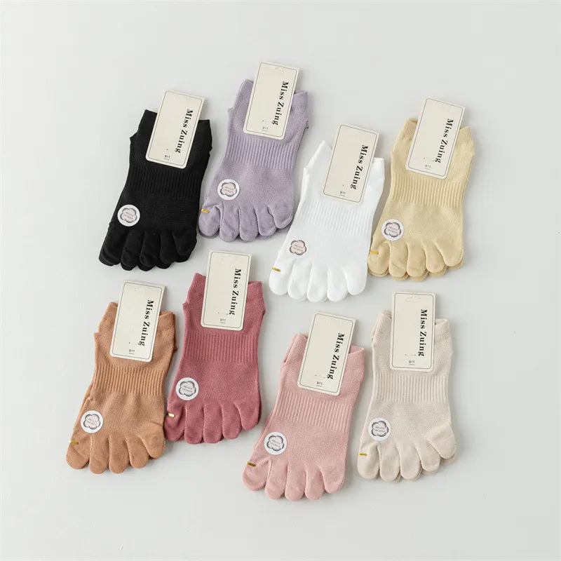 Xianghui Wholesale Pilates Cotton Solid Color Sport Ankle Socks High Elastic Non-Slip Toe Socks