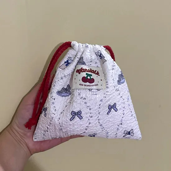 Xianghui Portable Makeup Toiletry Bag Travel Sanitary Pad Storage Bag Large Capacity Drawstring Closure Jewelry Storage Pouch