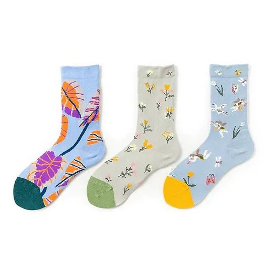 Xianghui Womens Vintage Classic Beautiful Flowers Casual Crew Socks Stocking