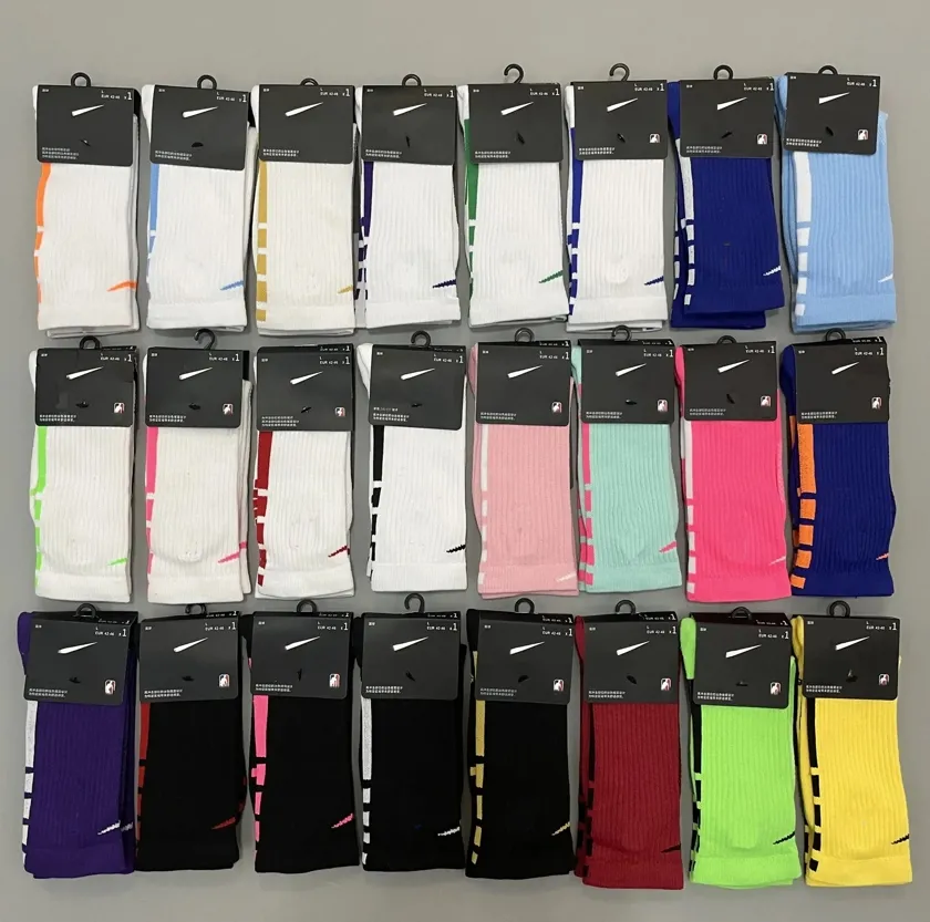 OEM Classic Athletic Elite Embroidery Socks Custom Thickened Premium Terry Crew Socks Men Basketball Team Training Sport Socks