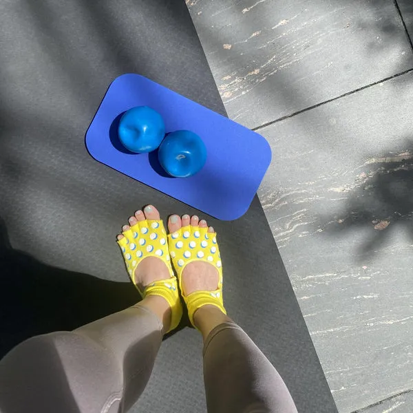 Xianghui Printed Non-Slip Hoop Sole Pilates Exercise Happy Yoga Toe Flip Flop Socks