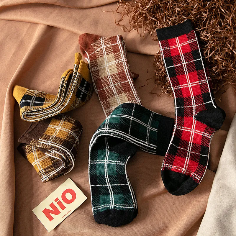 Xianghui Can Custom Logo Women Colorful MID Socks Women 100 Cotton