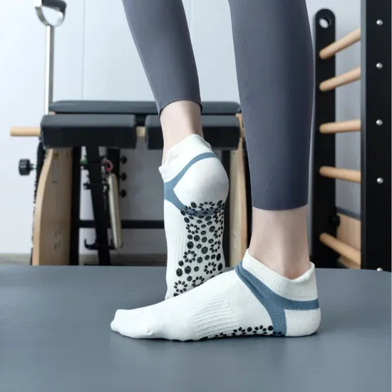 Xianghui Professional Cotton Sweat Absorption Four Seasons Exercise Fitness Anti-Slip Breathable Short Yoga Socks
