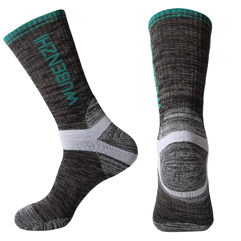 Xianghui Can Custom Logo Personality Funny Cartoon Sports Men Socks