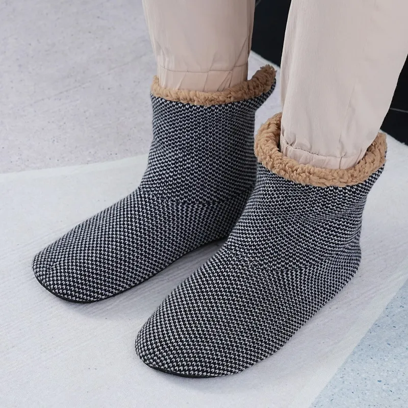 Xianghui Custom Pattern Winter Thick Wool Crew Warm Floor Socks with Grips