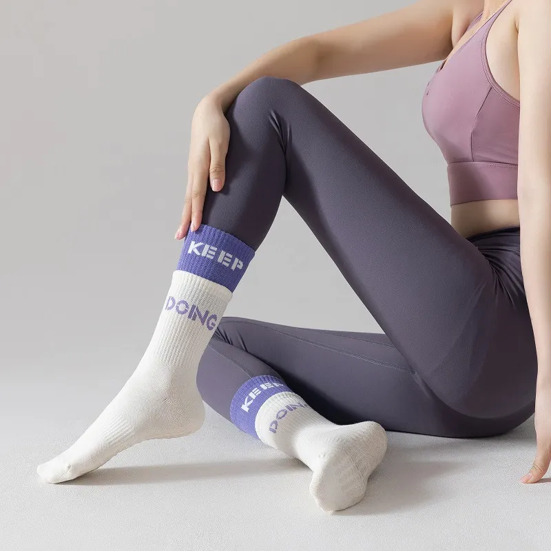 Xianghui Customizable Fitness Anti-Slip Cotton Grip Wholesale Print Logo Sports Yoga Socks