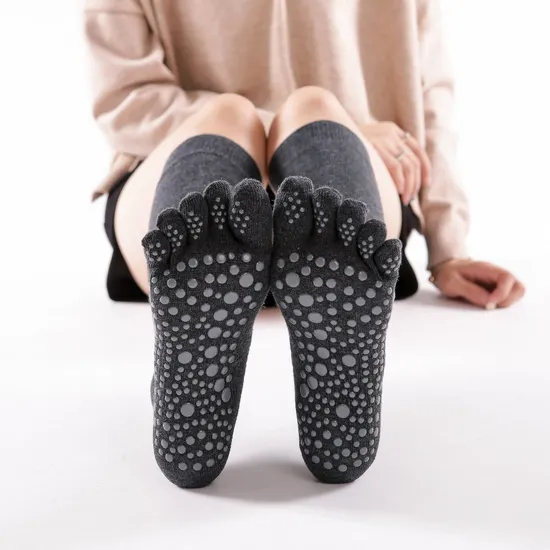 Xianghui Professional Custom Non-Slip MID-Tube Friger Yoga Socks Combed Cotton Open Toe Full Toe Cotton Thermal Socks