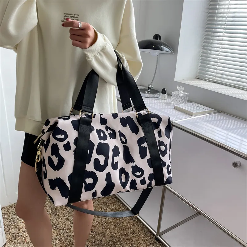 Fashion Bags Can Custom Design with Clients Requirements