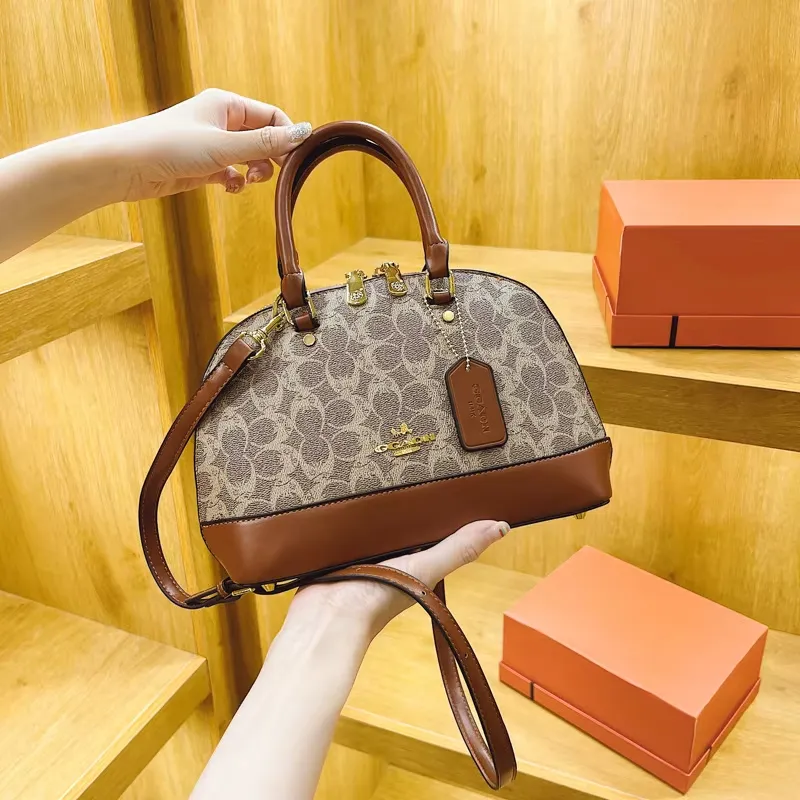 Xianghui High Quality Luxury Handbag Shell Bag Fashion Handbag Large Capacity Crossbody Bag