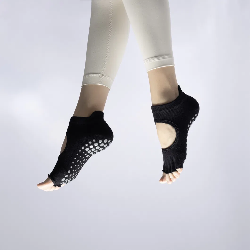 Xianghui High Quality Summer Pilates Non-Slip Professional Women's Five-Finger Sports Toe Parting Yoga Socks