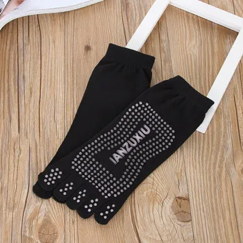 Xianghui Cotton Wholesale Grip Colorful Sport Toe Yoga Sock for Women