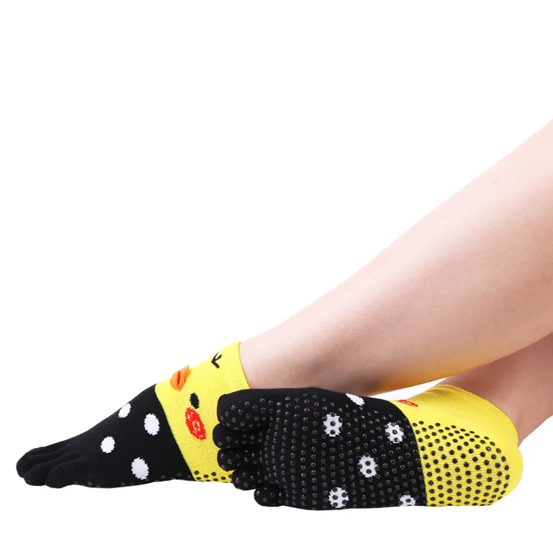 Xianghui Professional Female Non-Slip Breathable Yellow Duck Toe Dance Yoga Socks