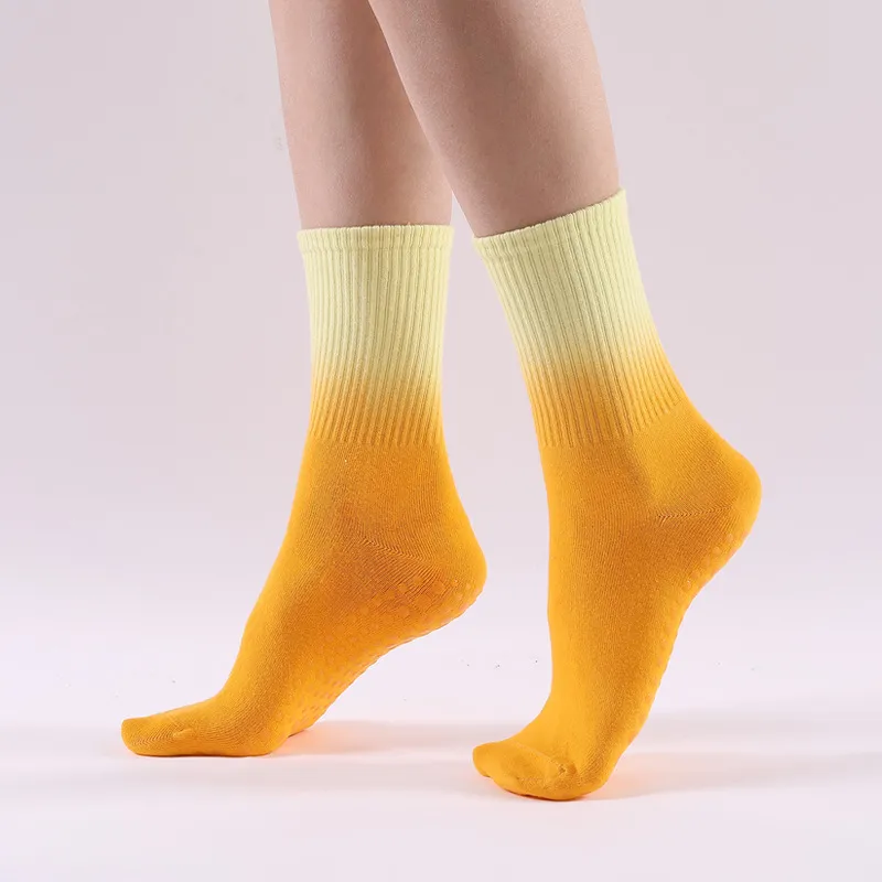 Xianghui New Stock Gradient Color Cotton Non-Slip Basketball Sports Yoga Socks